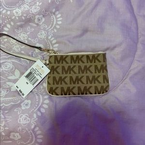 Micheal Kors wristlet